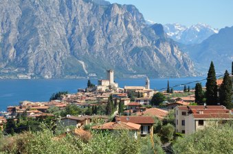 Malcesine Panorama mit See und das Schloss Scaligero